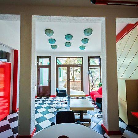 Pb Urban Garden Stay With Secured Parking Sremska Mitrovica Esterno foto