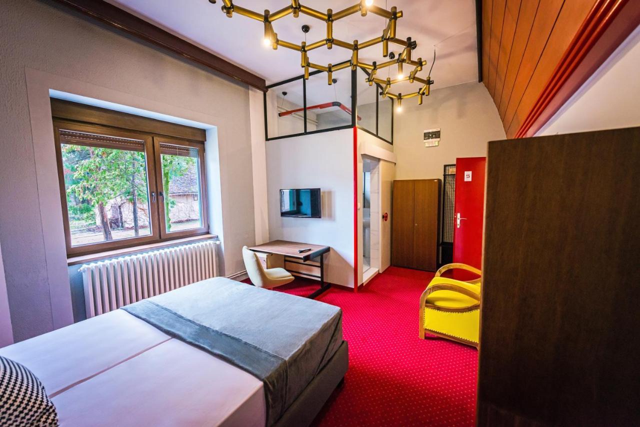 Pb Urban Garden Stay With Secured Parking Sremska Mitrovica Esterno foto